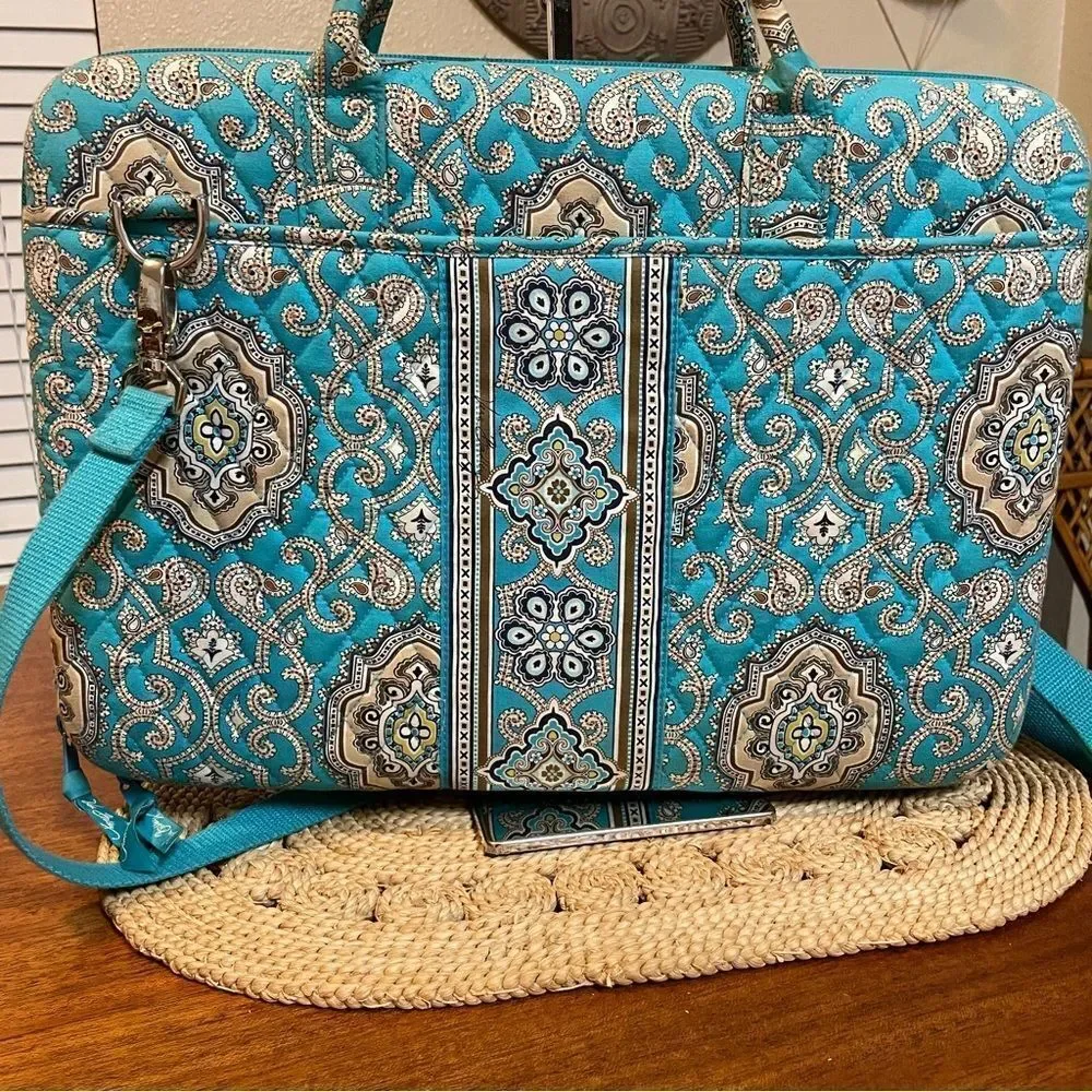Vera Bradley Paisley Diamond Quilted 100% Cotton Laptop Bag Blue Cream Tan